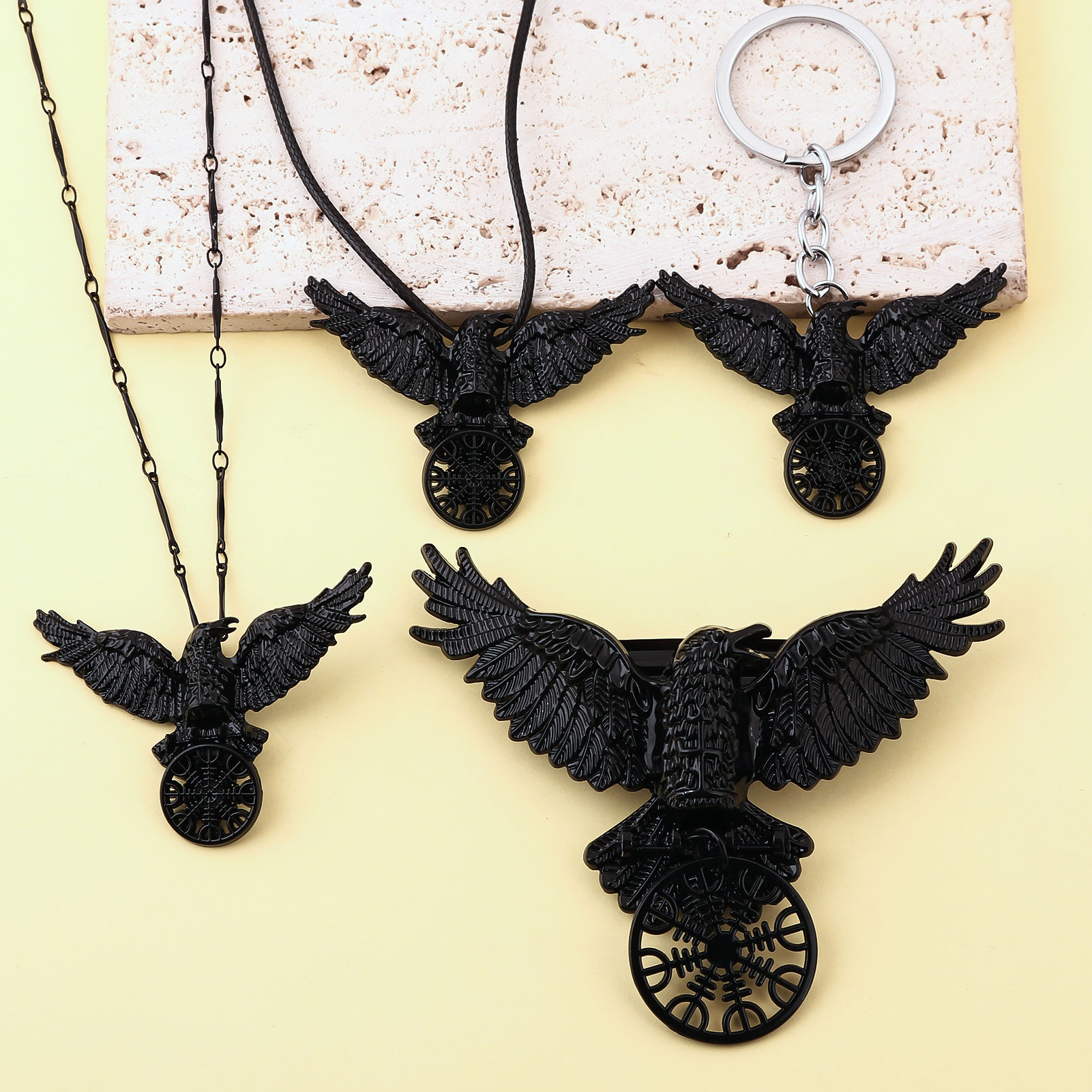 Vintage Viking Black Crow Neck - Compass Keychain Mini 리뷰 및 가격